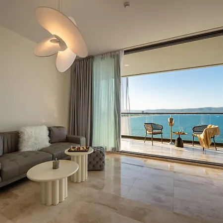 Paradiso Dreams Aparthotel 4*